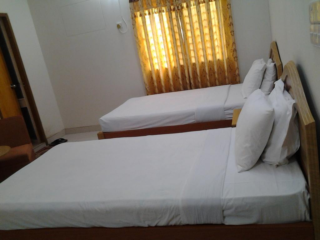Hotel Afford Inn Daca Quarto foto